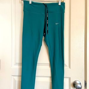 Nike Drifit Capri Running Leggings